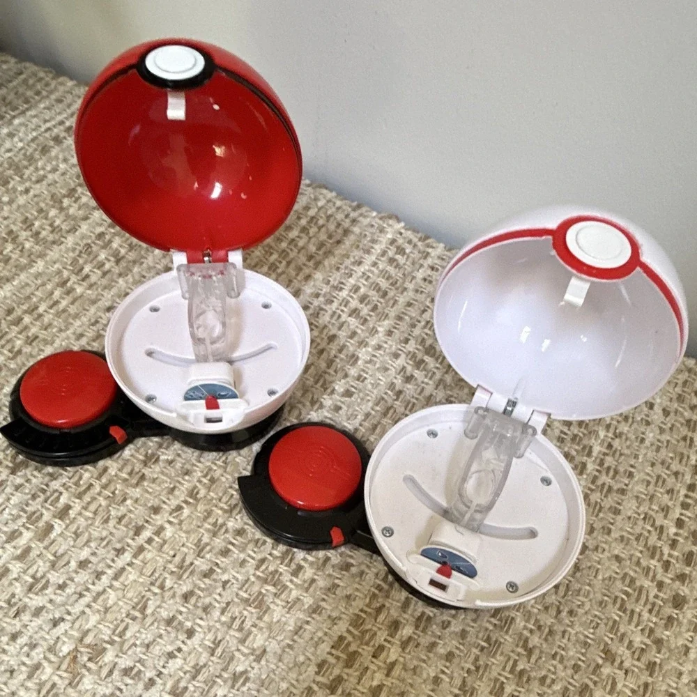 Pokémon Surprise Attack Game 2 Poke Balls